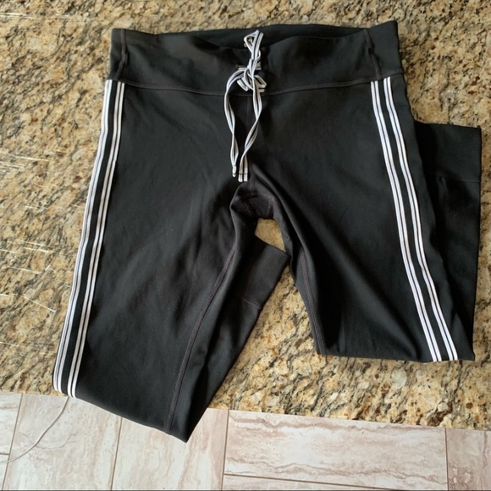 Gap Fit Blackout Technology Side Stripe Legging Black size large